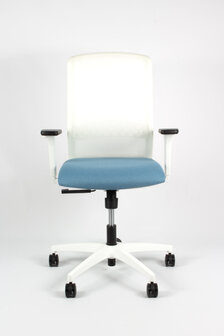 Geen Merk LF-2021525 Bureaustoel Linea Tekna White 01 L.blauw/wit Met 3D Armleuning