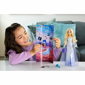 Dinsey Frozen Spin and Reveal Pop Elsa