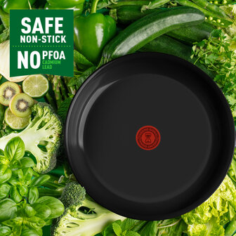 Tefal Renew Black Koekenpan 28 cm Zwart