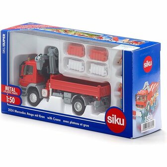 Siku 3534 Mercedes Altego met Kraan + 2 Figuren en 12 Blokken 1:50