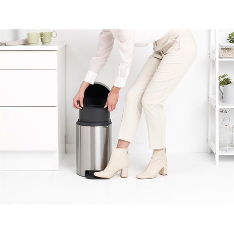 Brabantia Newicon Pedaalemmer 12L Mat Staal